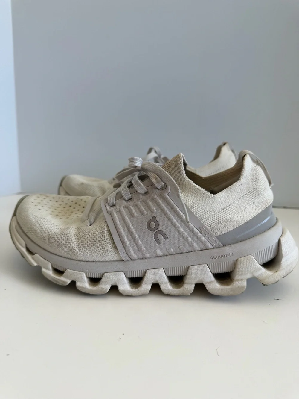On Cloud Cloudswift White Running Shoes Women’s Size 6.5 EU 37.5 Sneakers